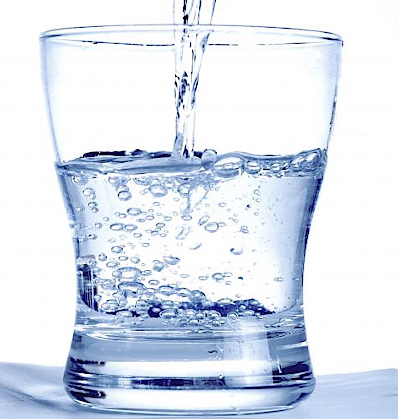 Bottiglia Acqua E Bevande In Resina Martellata Effetto Vetro Colore Blu 1 L Leonard 92261427